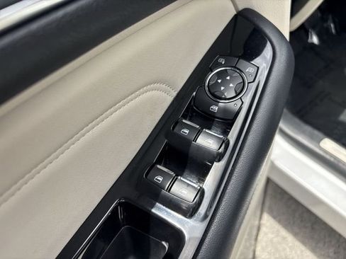 Used 2018 Ford Edge Titanium w/ Equipment Group 301A FWD image 13