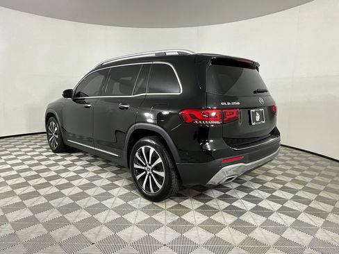 Used 2022 Mercedes-Benz GLB 250 image 3