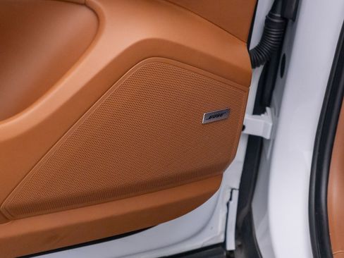 Certified 2023 Porsche Cayenne Turbo AWD/4WD image 15