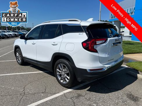 Used 2022 GMC Terrain SLT w/ LPO, Floor Liner Package FWD image 3