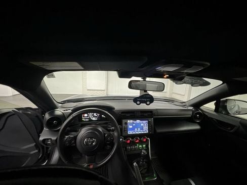 Used 2025 Toyota GR86 Premium RWD image 19