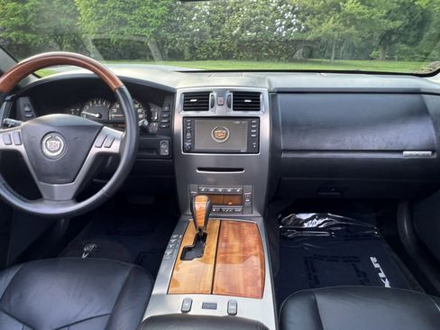 Used 2004 Cadillac XLR RWD image 14