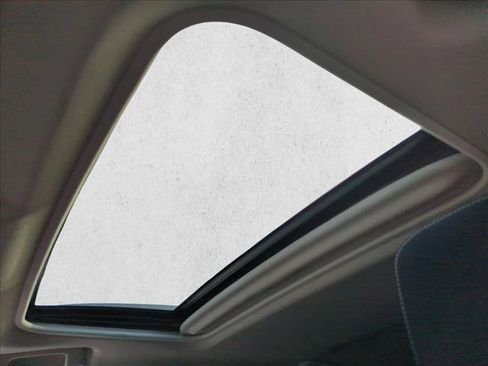 Used 2018 Toyota RAV4 XLE FWD image 12