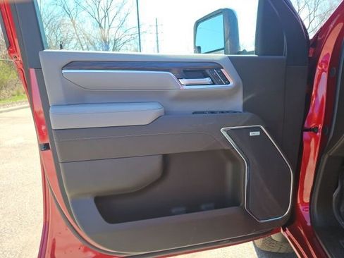 New 2026 GMC Sierra 2500 SLT w/ Max Trailering Package AWD/4WD image 11