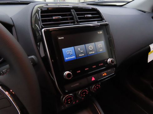 New 2025 Mitsubishi Outlander Sport LE image 16