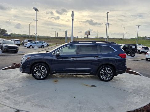 Used 2023 Subaru Ascent Touring AWD/4WD image 6