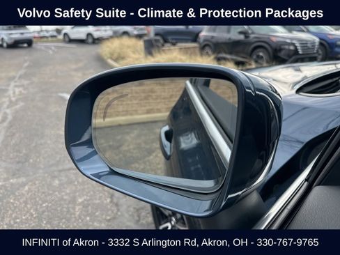 Used 2021 Volvo XC60 T5 Momentum w/ Premium Package image 3