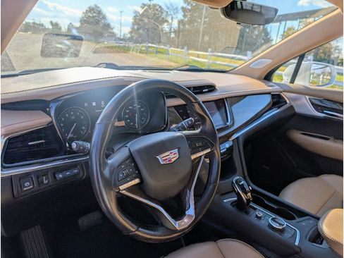 Used 2020 Cadillac XT6 Premium Luxury w/ Platinum Package image 19