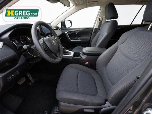 Used 2022 Toyota RAV4 LE FWD image 10