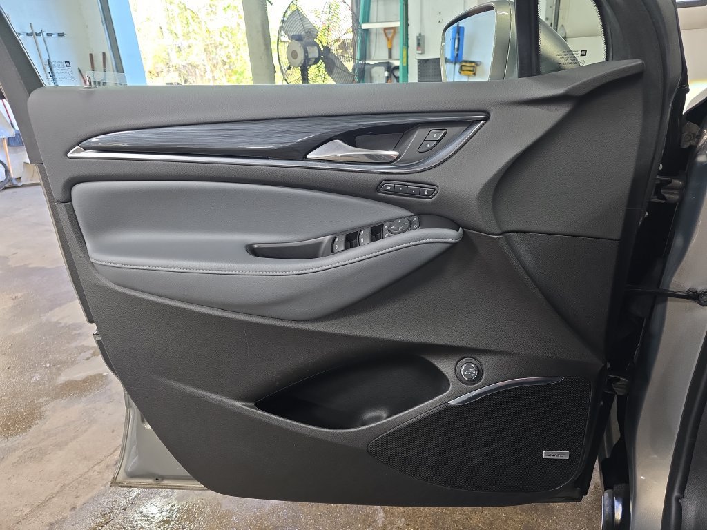 Used 2019 Buick Enclave Premium AWD/4WD image 29