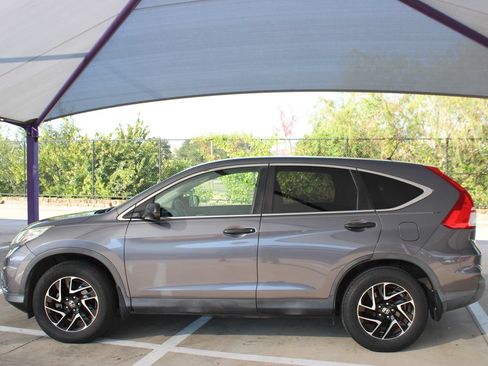 Used 2016 Honda CR-V SE image 2