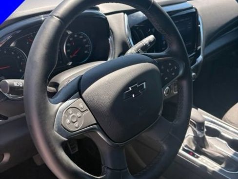 Used 2023 Chevrolet Traverse LT FWD image 16
