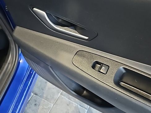 Used 2023 Hyundai Elantra SEL image 16