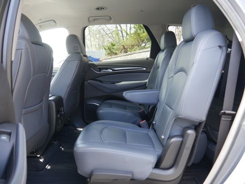Used 2019 Buick Enclave Essence AWD/4WD image 16
