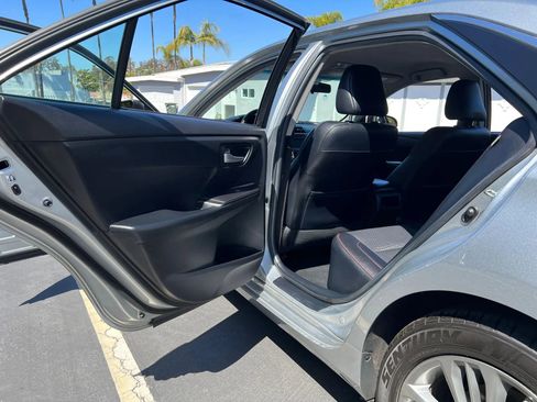 Used 2015 Toyota Camry XSE w/ Moonroof Package FWD image 18