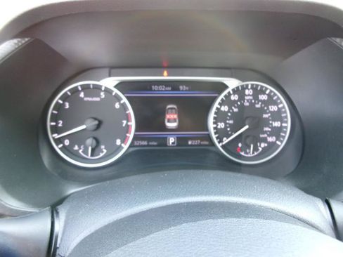 Used 2025 Nissan Sentra SV FWD image 15
