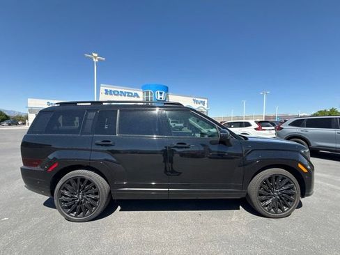Used 2025 Hyundai Santa Fe Calligraphy AWD/4WD image 3