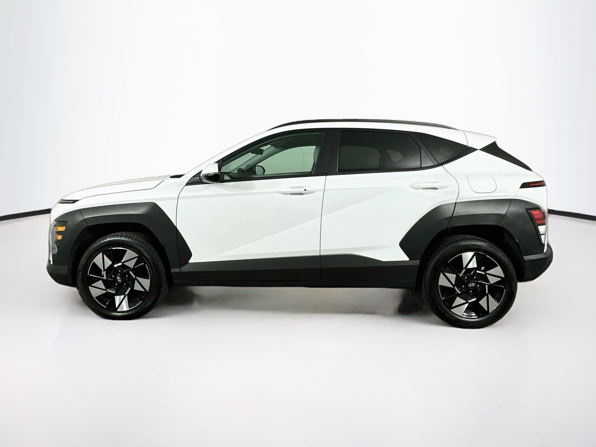 Used 2025 Hyundai Kona SEL AWD/4WD image 4