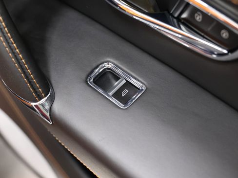 Used 2019 Bentley Bentayga image 70