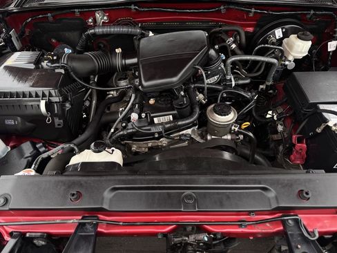 Used 2018 Toyota Tacoma SR w/ SR Convenience Package RWD image 26