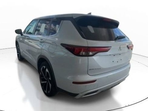Used 2024 Mitsubishi Outlander 4WD Plug-In Hybrid image 8