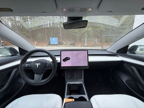 Used 2021 Tesla Model 3 Standard Range Plus RWD image 9