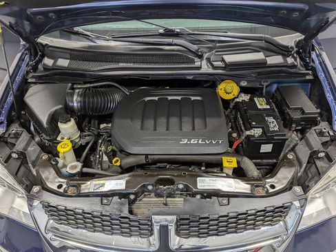 Used 2017 Dodge Grand Caravan SE w/ Power Window Group image 12