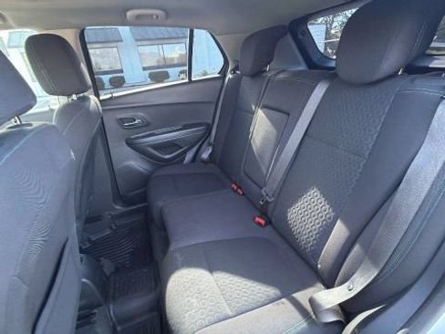Used 2016 Chevrolet Trax LS AWD/4WD image 13
