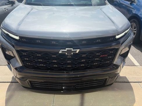 Used 2024 Chevrolet Traverse RS AWD/4WD image 2