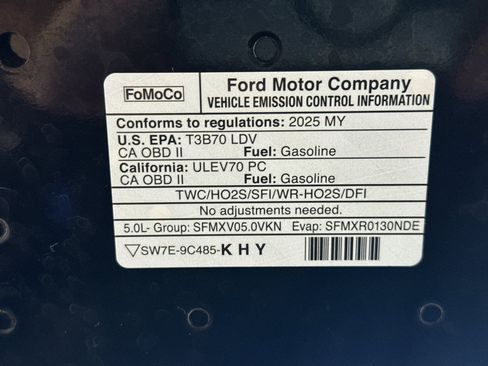 Used 2025 Ford Mustang GT Premium RWD image 33