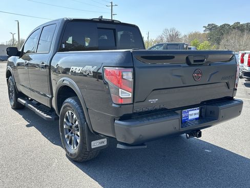 Used 2024 Nissan Titan PRO-4X w/ Pro-4x Convenience Package image 8