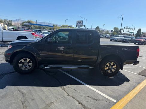 Used 2011 Nissan Frontier PRO-4X AWD/4WD image 5