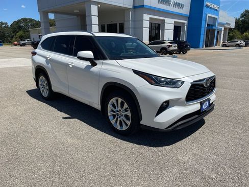 Used 2020 Toyota Highlander Limited FWD image 9