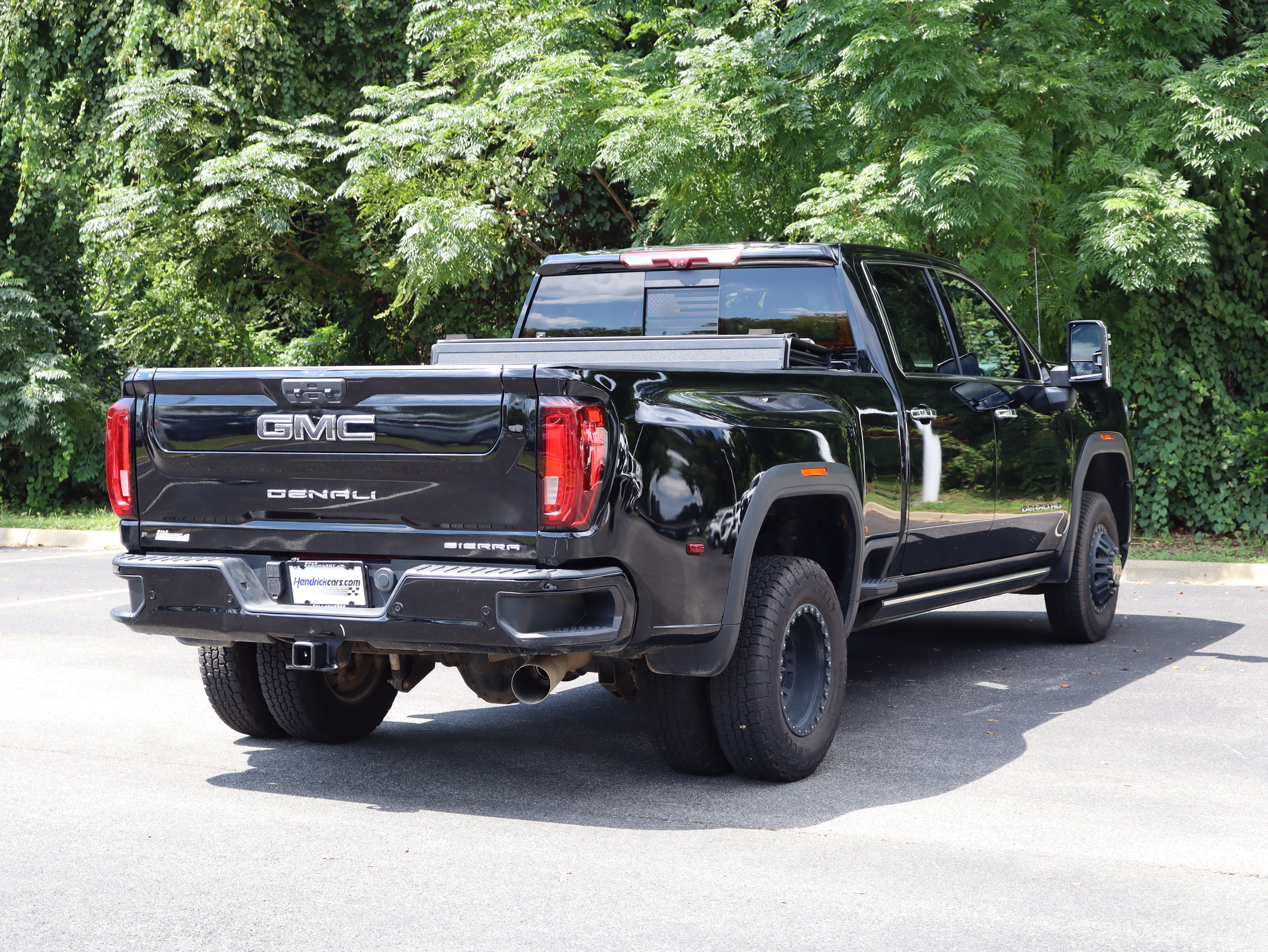 Used 2023 GMC Sierra 3500 Denali w/ Denali Ultimate Package AWD/4WD image 9