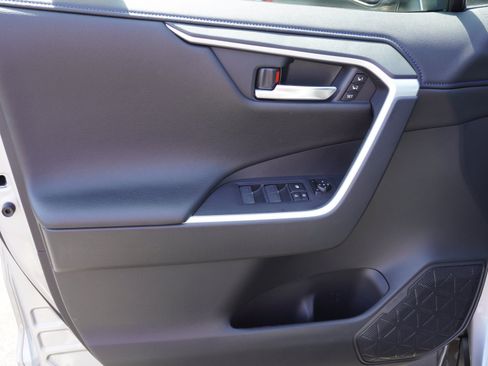 Used 2025 Toyota RAV4 XSE w/ Advanced Technology Package AWD/4WD image 20