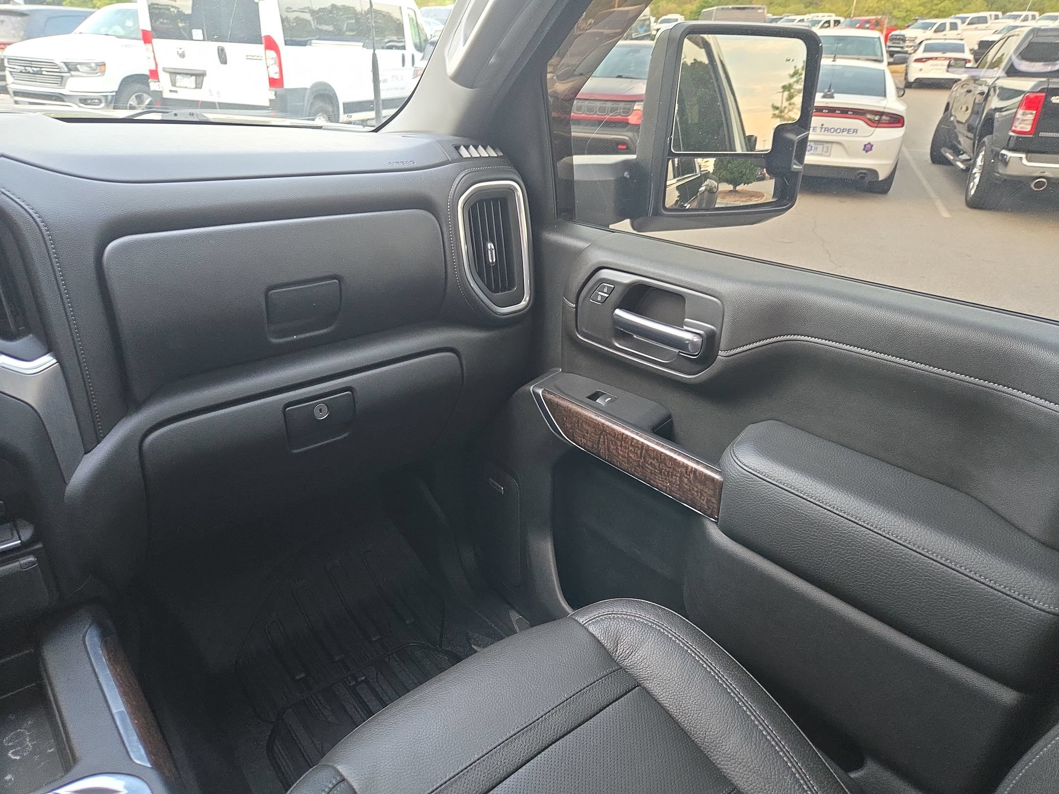 Used 2020 GMC Sierra 3500 Denali w/ Denali Ultimate Package AWD/4WD image 11