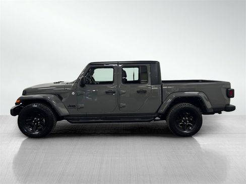 Used 2021 Jeep Gladiator Sport image 3