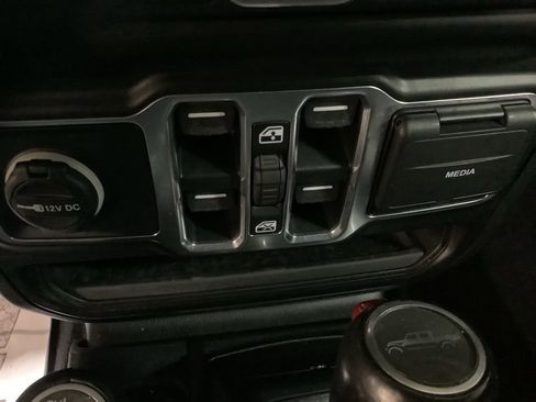 Used 2022 Jeep Gladiator Overland w/ Popular Equipment Package image 26