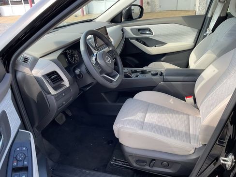 Used 2023 Nissan Rogue SV AWD/4WD image 6