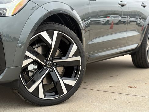 New 2026 Volvo XC60 B5 Ultra w/ Protection Package Premier image 10