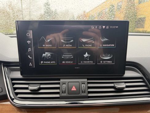 Used 2021 Audi Q5 e Premium Plus w/ Premium Plus Package image 20