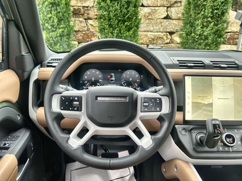 New 2026 Land Rover Defender 130 X-Dynamic SE AWD/4WD image 22