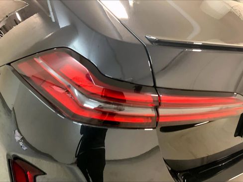 Certified 2025 BMW M5 w/ Executive Package image 58