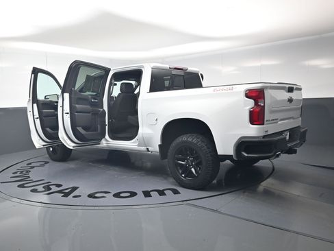Used 2021 Chevrolet Silverado 1500 LT Trail Boss w/ Convenience Package II AWD/4WD image 29