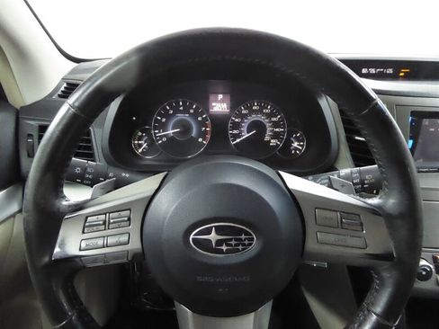 Used 2010 Subaru Outback 3.6R Premium image 11