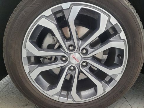 Used 2019 GMC Terrain SLT w/ Preferred Package FWD image 31