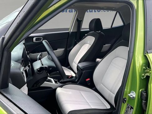 Used 2023 Hyundai Venue SEL FWD image 23