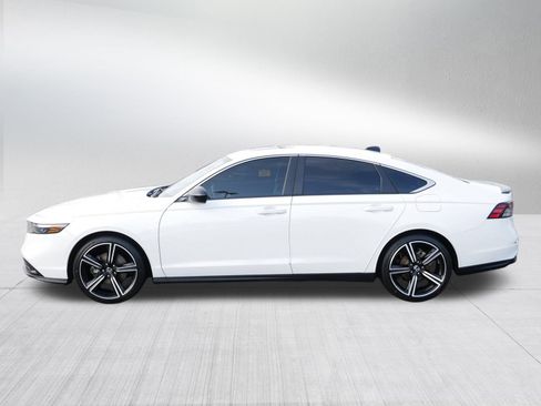 Used 2025 Honda Accord Sport image 4