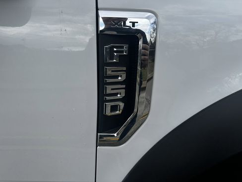 Used 2019 Ford F550 4x4 Crew Cab Super Duty w/ XLT Value Package image 32