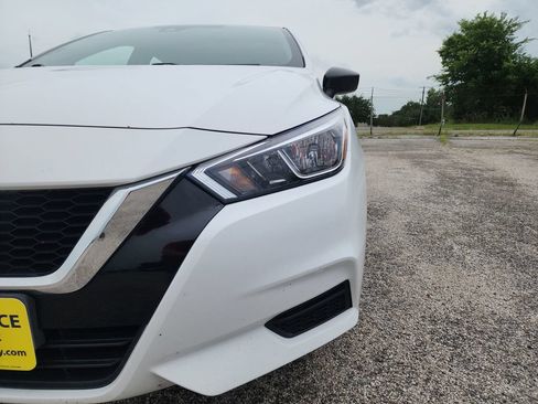 Used 2022 Nissan Versa S FWD image 8